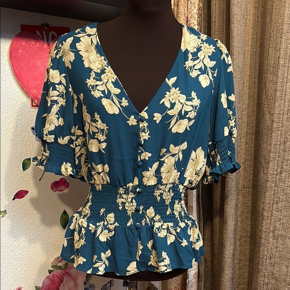 Sienna Sky Tops - Sienna Sky dark and cream floral teal short flutter sleeve peplum blouse. Size L